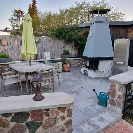 Charmantes Haeuschen Mit Garten Und Parkplatz Apartmán