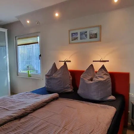 Charmantes Haeuschen Mit Garten Und Parkplatz Apartmán