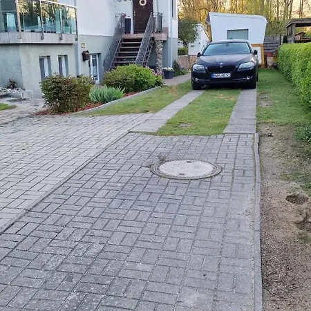 Apartmán Charmantes Haeuschen Mit Garten Und Parkplatz *