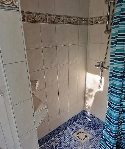 Charmantes Haeuschen Mit Garten Und Parkplatz * بولتينهاجين