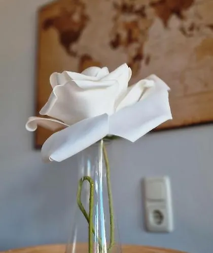 شقة Charmantes Haeuschen Mit Garten Und Parkplatz