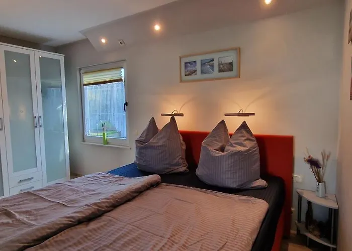 Charmantes Haeuschen Mit Garten Und Parkplatz شقة