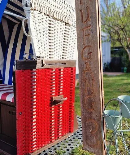 شقة Charmantes Haeuschen Mit Garten Und Parkplatz بولتينهاجين